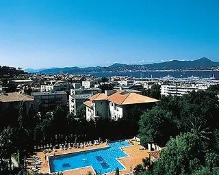 Pierre & Eden Parc Апарт-отель 2*