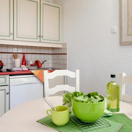 Pierre & Eden Parc アパートホテル サントロペ