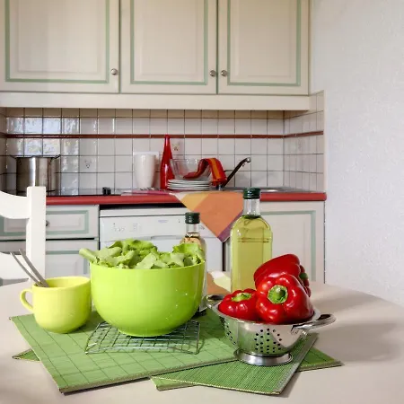 アパートホテル Pierre & Eden Parc サントロペ